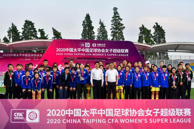 杨鸣状态起伏，助攻表现出色却未能得分